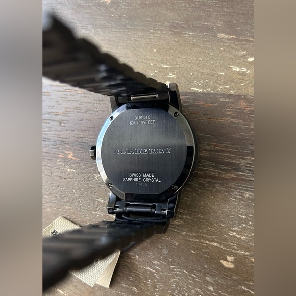 Burberry Men’s Watch - Picture 16 of 16